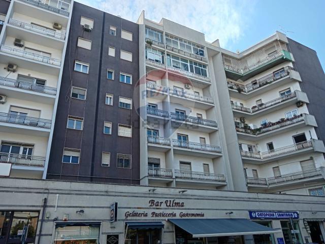Appartamento in vendita di 293 m² in Via Giuseppe Testaferrata, 22