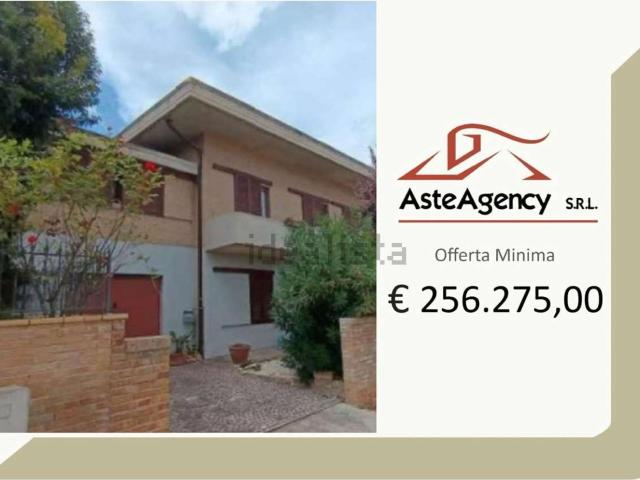 Appartamento in vendita di 294 m² in Via del Turismo, 2
