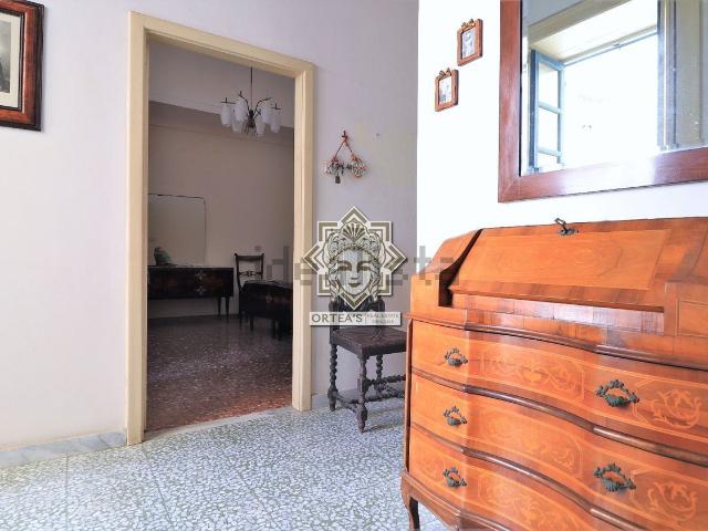 Appartamento in vendita di 295 m² in Via G.B. Alagona, 22