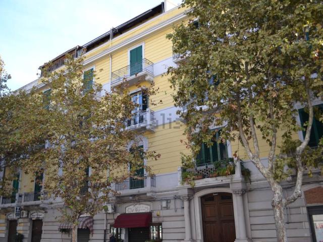 Appartamento in vendita di 295 m² in Via G. Garibaldi, 164