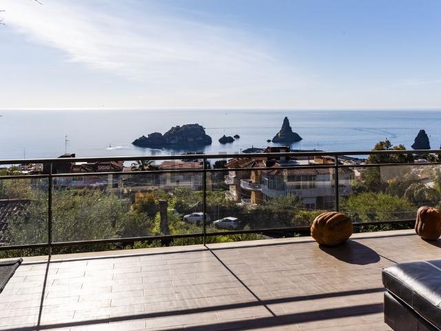 Appartamento in vendita di 295 m² in Via Litteri
