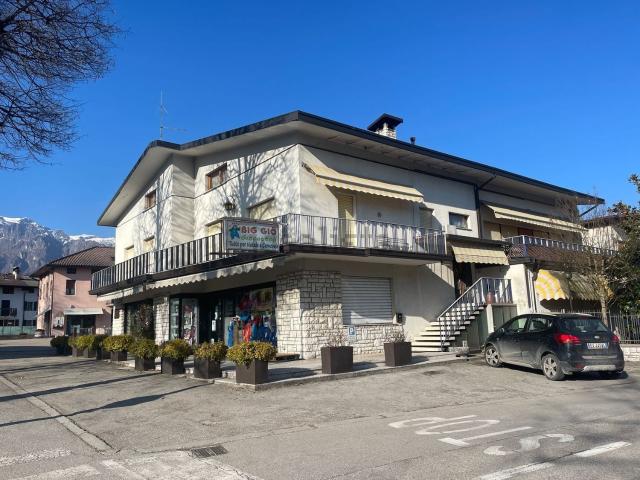 Appartamento in vendita di 295 m² in Viale Pedavena, 10