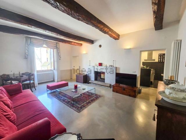 Appartamento in vendita di 295 m² in Corso Angelo Battelli
