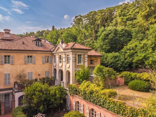 Appartamento in vendita di 295 m² in Strada Cigala