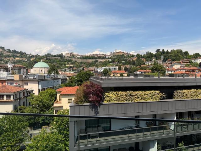 Appartamento in vendita di 296 m² in Via Giuseppe Mazzini, 4