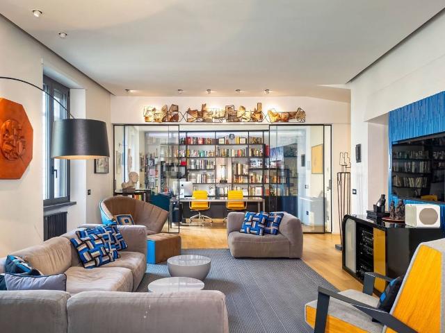 Appartamento in vendita di 296 m² in Via Lovanio