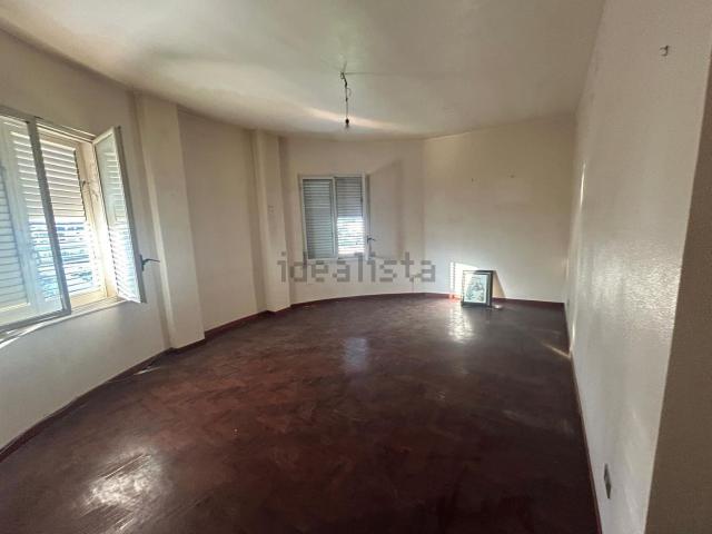 Appartamento in vendita di 296 m² in Via Molara, 137