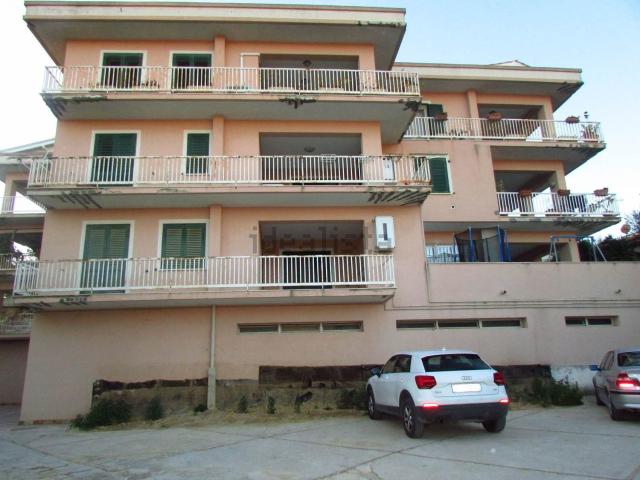 Appartamento in vendita di 296 m² in Via Tacito
