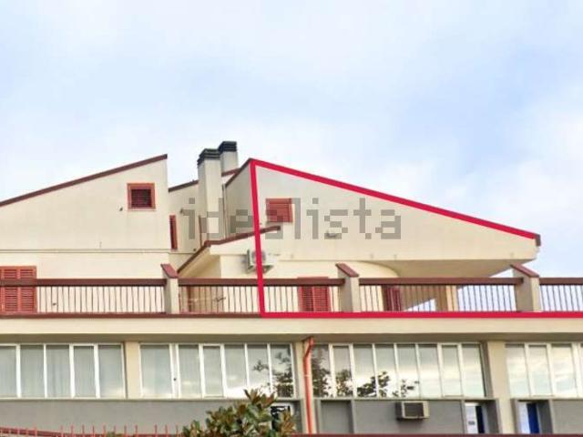 Appartamento in vendita di 298 m² in Via Papa Giovanni XXIII, 11