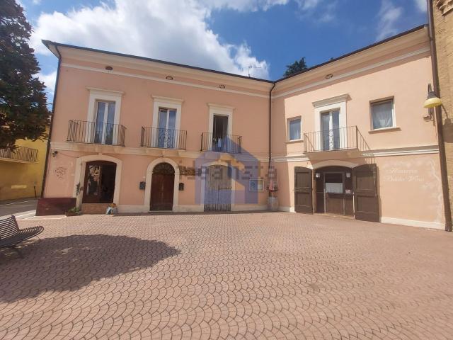 Appartamento in vendita di 298 m² in Piazza della Vittoria, 2