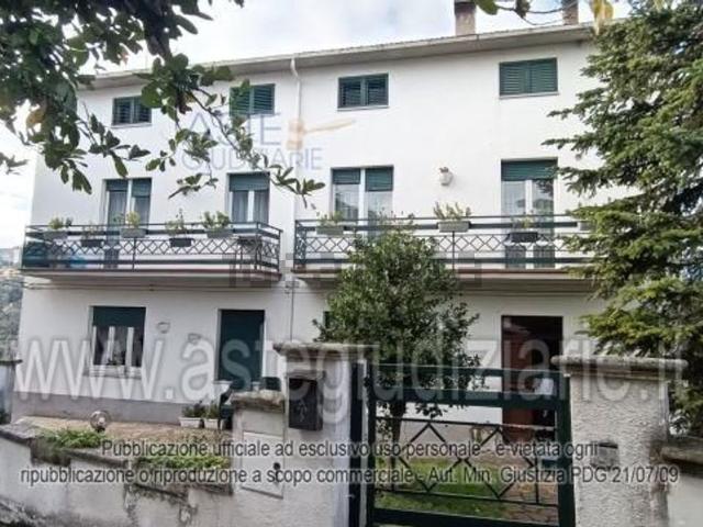 Appartamento in vendita di 299 m² in Via Antonio Gramsci