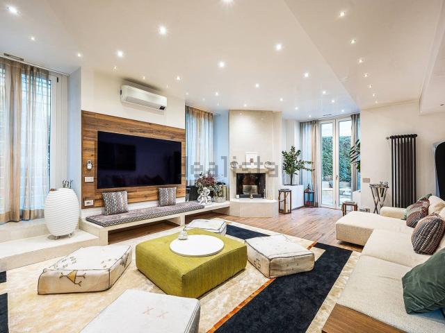 Appartamento in vendita di 299 m² in Via Francesco Siacci