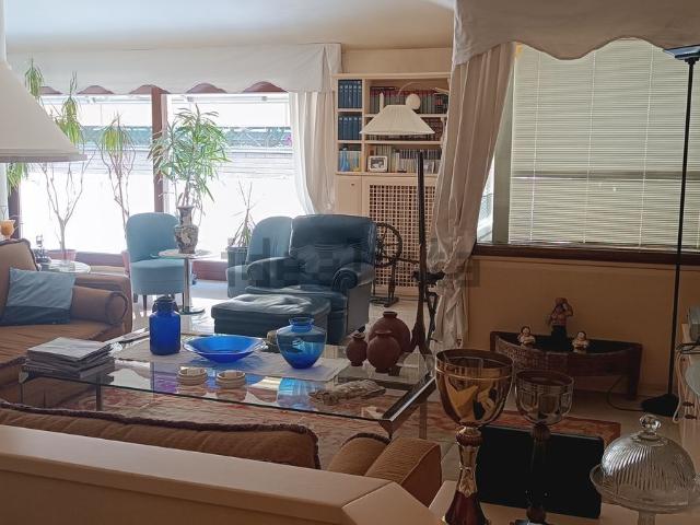 Appartamento in vendita di 299 m² in Via Fratelli Lechi, 56