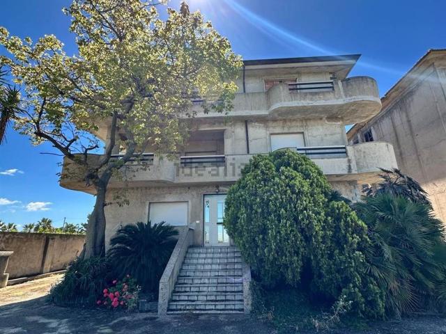 Appartamento in vendita di 299 m² in Strada Provinciale 33