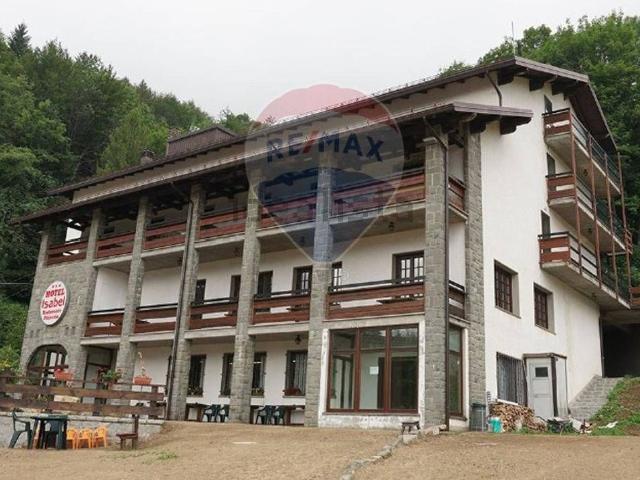 Appartamento in vendita di 3000 m² in Via del Riaccio, 56