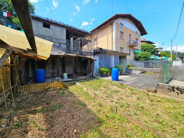 Appartamento in vendita di 300 m² in Via Cardinal Gusmini