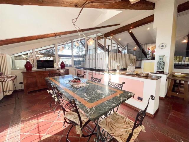 Appartamento in vendita di 300 m² in Via Carolina Spanna, 25