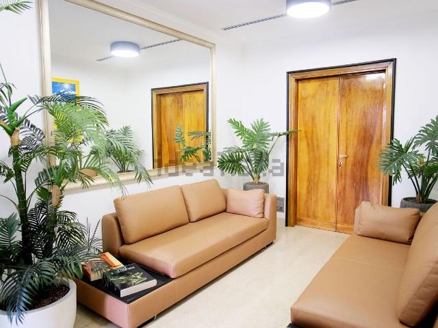 Appartamento in vendita di 300 m² in Via Antonio Gramsci, 20