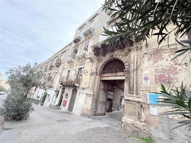 Appartamento in vendita di 300 m² in Via Antonino di Sangiuliano