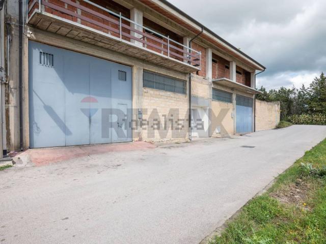 Appartamento in vendita di 300 m² in Via Alberto Moravia, 2