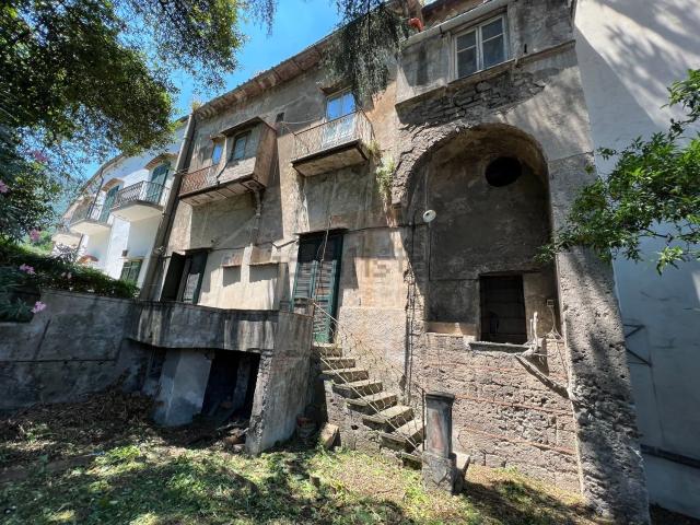 Appartamento in vendita di 300 m² in Via Atzori