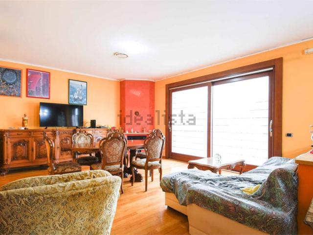 Appartamento in vendita di 300 m² in Via Balilla, 80