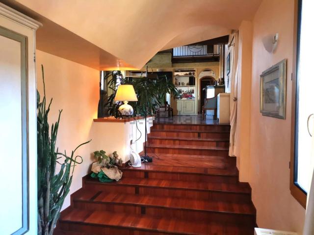 Appartamento in vendita di 300 m² in Via Galliera, 20