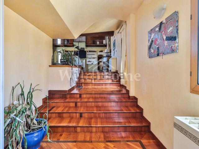Appartamento in vendita di 300 m² in Via Galliera