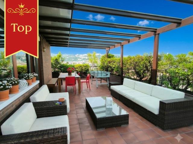 Appartamento in vendita di 300 m² in Via Giuseppe Gaudenzi
