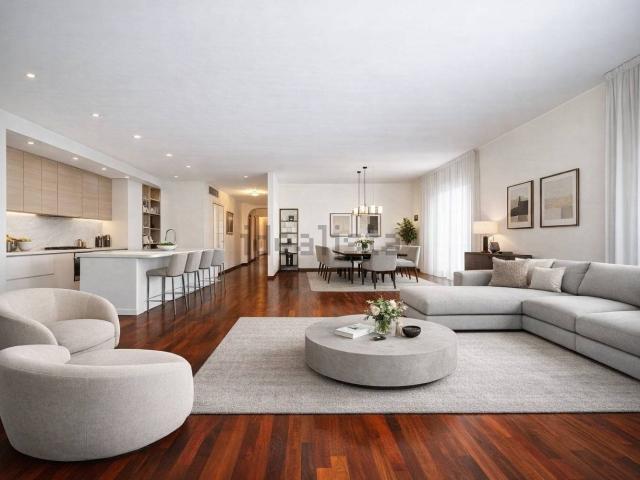 Appartamento in vendita di 300 m² in Via Giuseppe Mazzini, 12