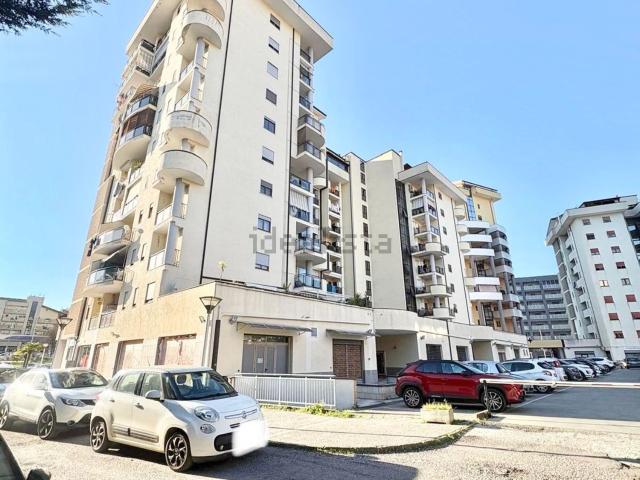 Appartamento in vendita di 300 m² in Via Giuseppe Peppino Impastato, 3