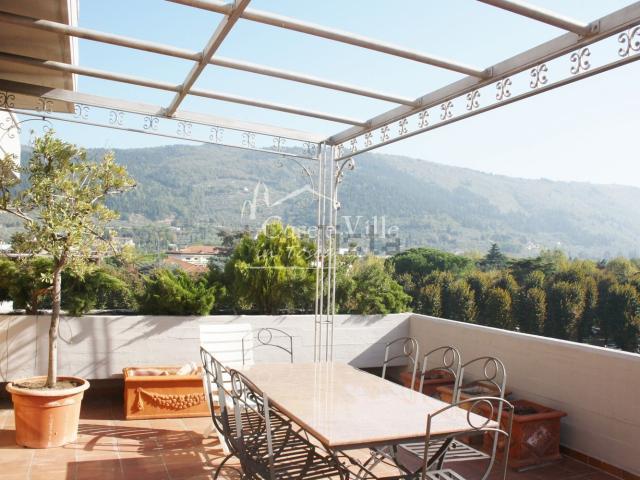 Appartamento in vendita di 300 m² in Via Giovan Battista Tiepolo, 42