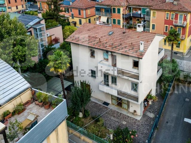 Appartamento in vendita di 300 m² in Via Dosso Dossi, 18