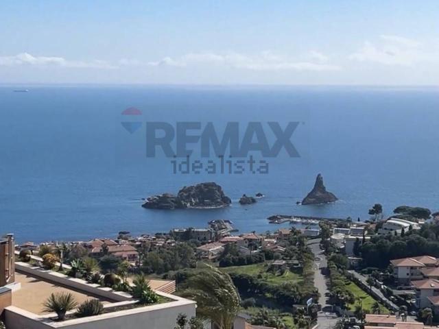 Appartamento in vendita di 300 m² in Via dei Ciclopi, 83