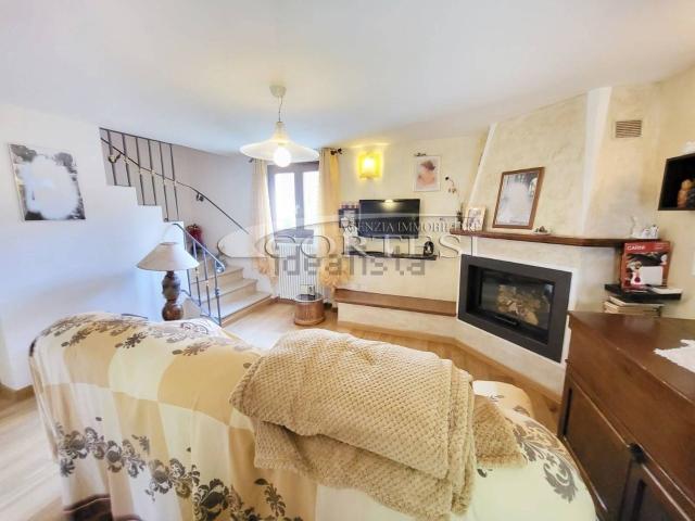 Appartamento in vendita di 300 m² in Via dei Patrioti, 8