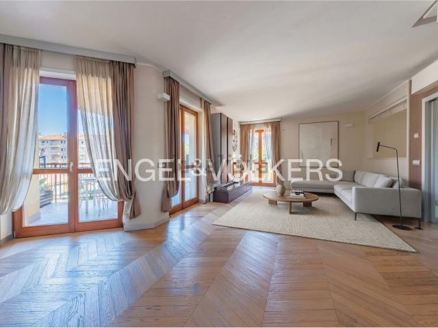Appartamento in vendita di 300 m² in Via Edoardo Chinotto, 26