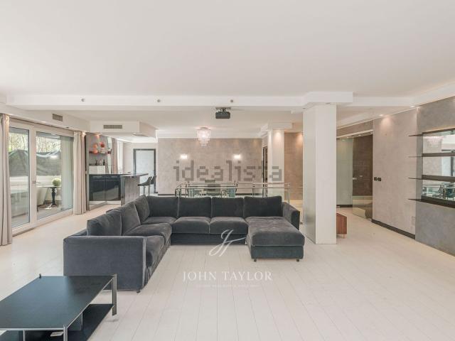 Appartamento in vendita di 300 m² in Via Fetonte