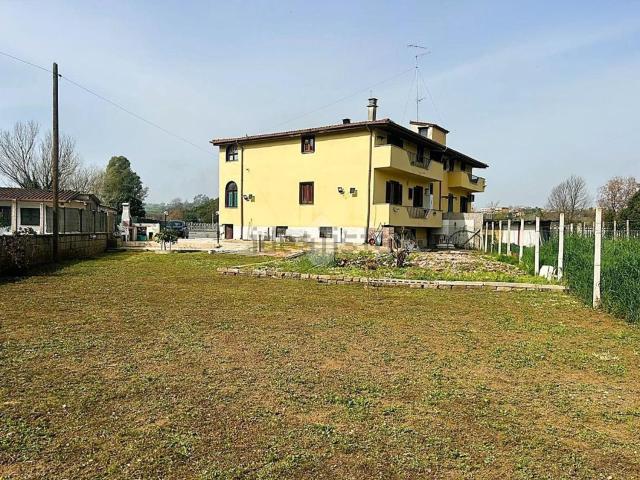 Appartamento in vendita di 300 m² in Via Laurentina, 60