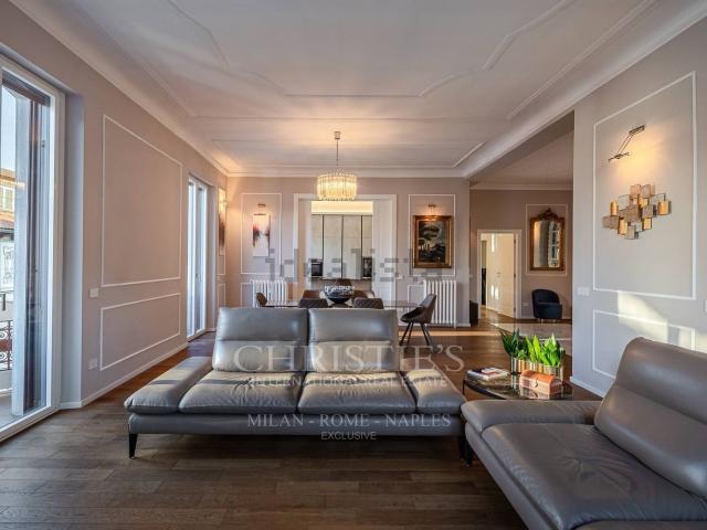 Appartamento in vendita di 300 m² in Via Luigi Settembrini, 6