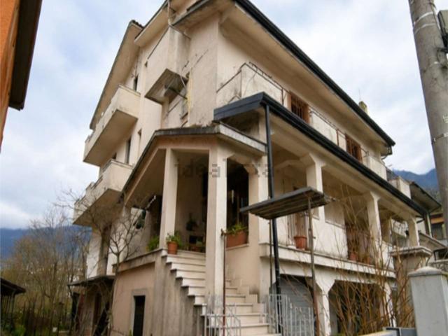 Appartamento in vendita di 300 m² in Via Milano, 3