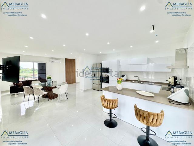Appartamento in vendita di 300 m² in Via Salvador Allende