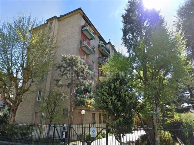 Appartamento in vendita di 300 m² in Via Pessano