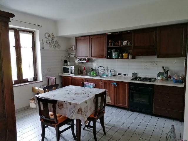 Appartamento in vendita di 300 m² in Via provinciale