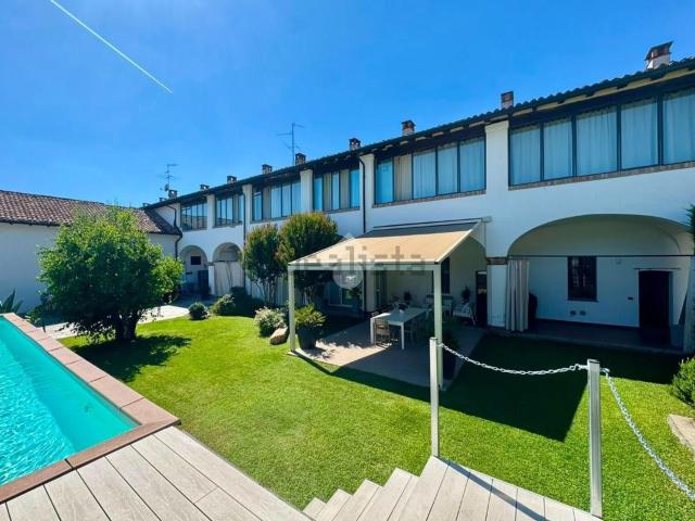 Appartamento in vendita di 300 m² in Via Quartiere, 1