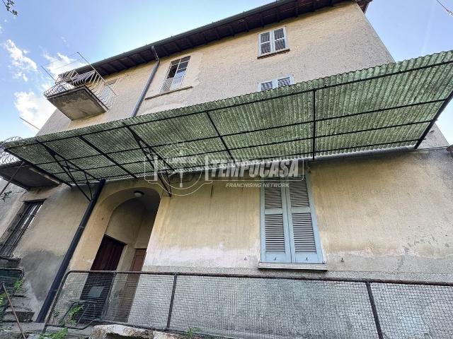 Appartamento in vendita di 300 m² in Via Raimondi, 24