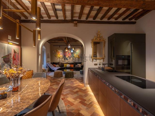 Appartamento in vendita di 300 m² in Via Talosa