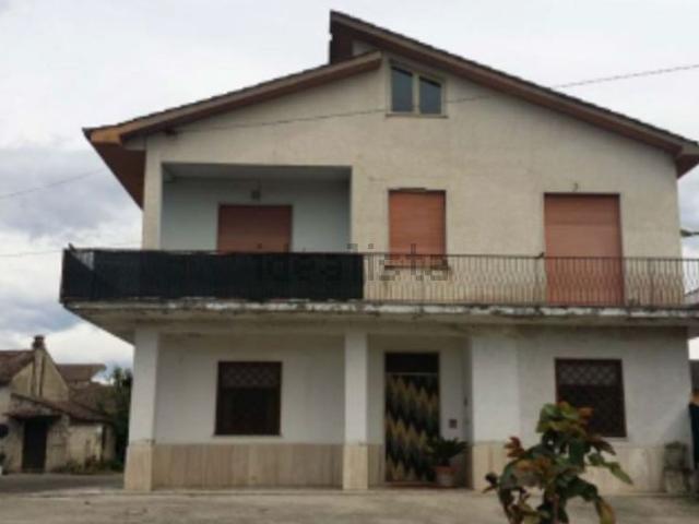 Appartamento in vendita di 300 m² in Via Tre Fontane, 33