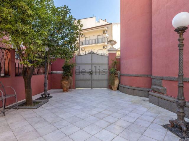 Appartamento in vendita di 300 m² in Via Vittorio Emanuele, 70
