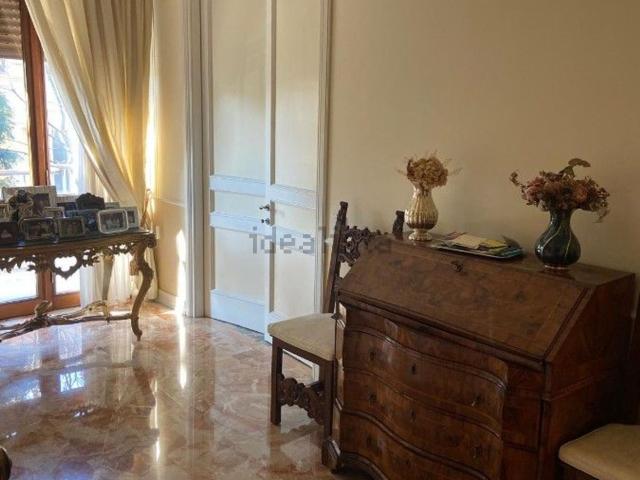 Appartamento in vendita di 300 m² in Viale Virginia Reiter