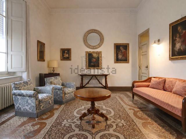 Appartamento in vendita di 300 m² in Viale Giuseppe Giusti, 14